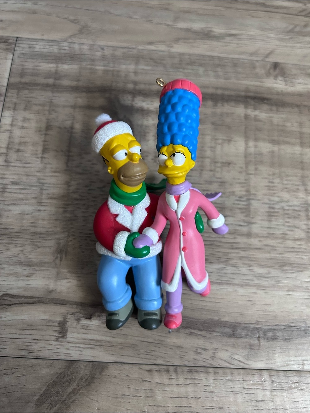 2006 Carlton Cards Heirloom ornament Homer Marge Simpson skating Smooth as Ice - Picture 10 of 10